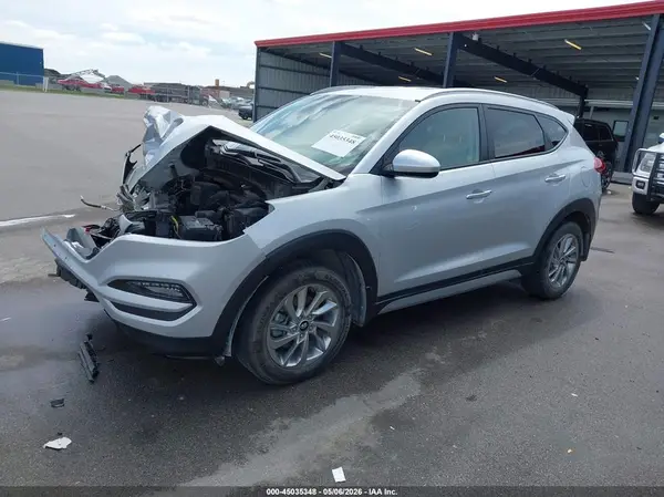 KM8J3CA46JU706121 2018 HYUNDAI TUCSON - Image 2
