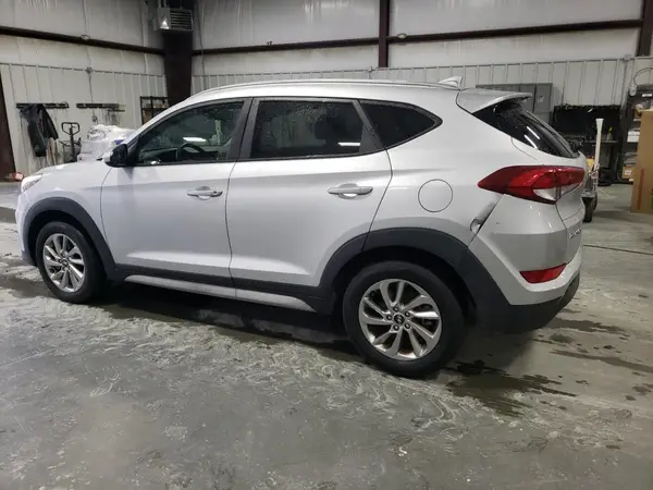 KM8J3CA46JU707365 2018 HYUNDAI TUCSON - Image 2