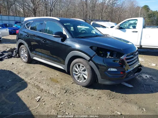 KM8J3CA46JU713828 2018 HYUNDAI TUCSON - Image 1