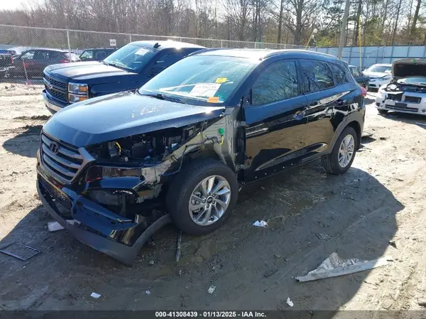 KM8J3CA46JU713828 2018 HYUNDAI TUCSON - Image 2