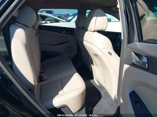 KM8J3CA46JU713828 2018 HYUNDAI TUCSON - Image 8