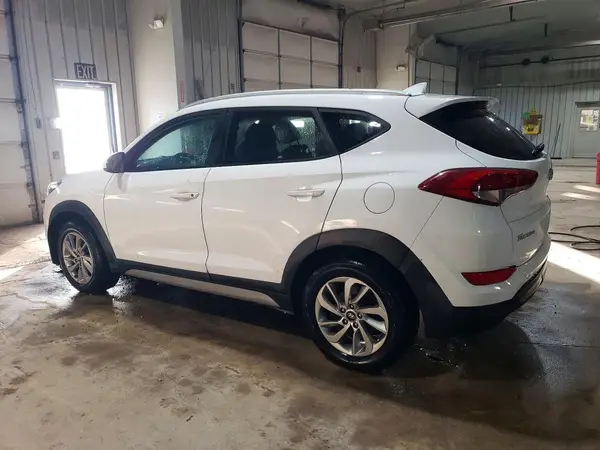 KM8J3CA46JU713957 2018 HYUNDAI TUCSON - Image 2