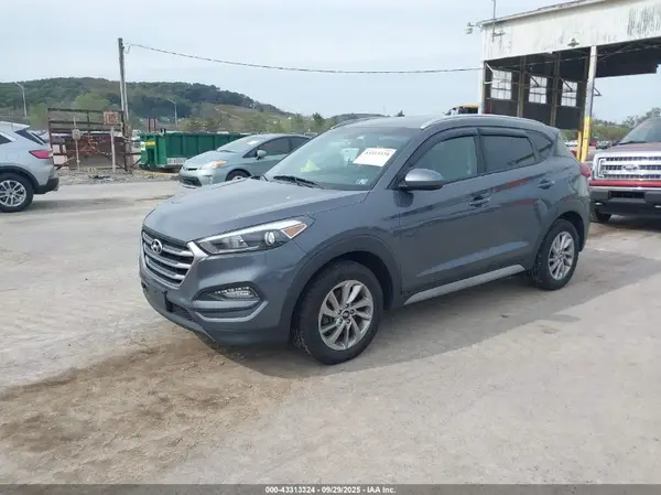 KM8J3CA46JU718043 2018 HYUNDAI TUCSON - Image 2