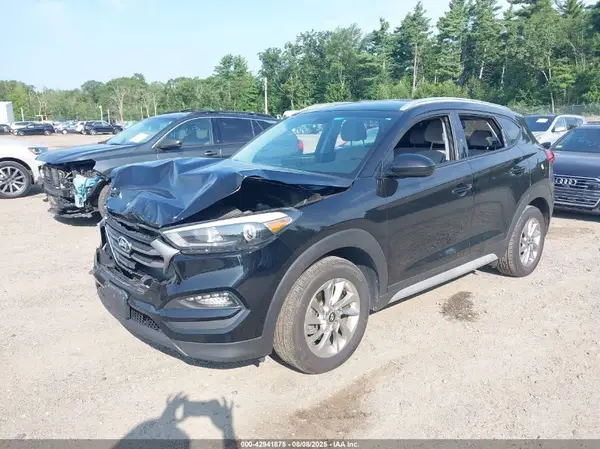 KM8J3CA46JU722660 2018 HYUNDAI TUCSON - Image 2
