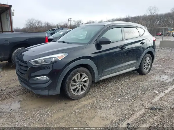 KM8J3CA46JU722853 2018 HYUNDAI TUCSON - Image 2
