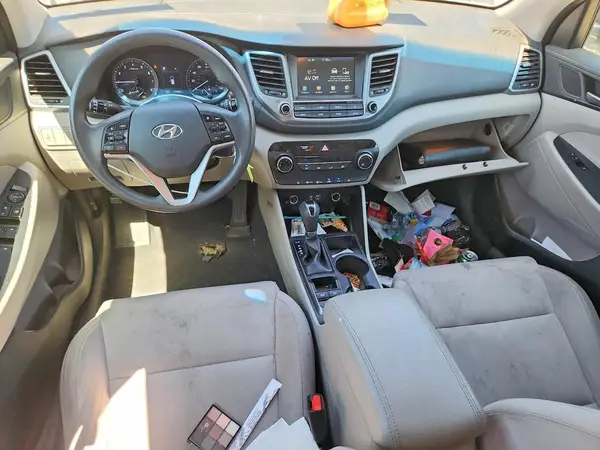 KM8J3CA46JU730211 2018 HYUNDAI TUCSON - Image 8