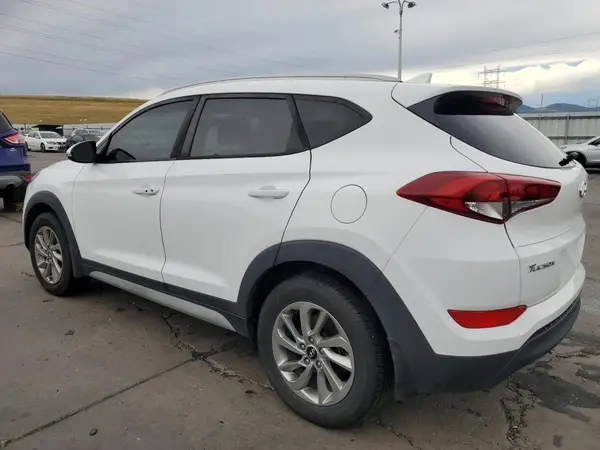 KM8J3CA46JU733125 2018 HYUNDAI TUCSON - Image 2