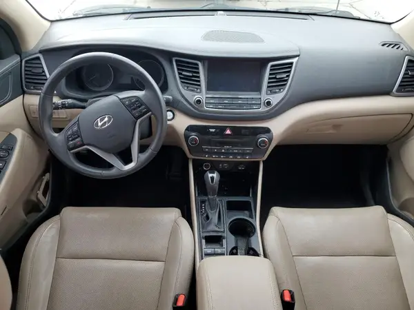 KM8J3CA46JU733125 2018 HYUNDAI TUCSON - Image 8