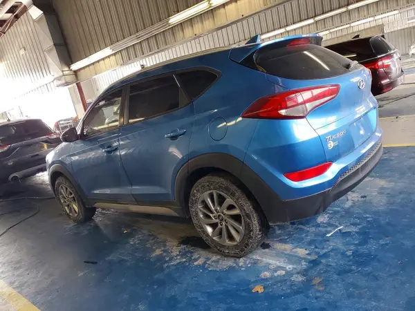 KM8J3CA46JU738972 2018 HYUNDAI TUCSON - Image 2