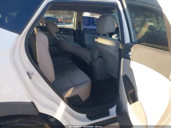 KM8J3CA46JU742939 2018 HYUNDAI TUCSON - Image 8