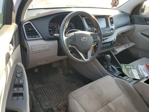 KM8J3CA46JU743590 2018 HYUNDAI TUCSON - Image 8