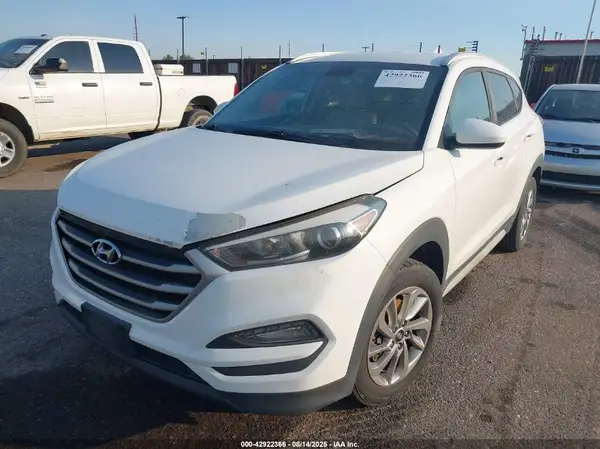 KM8J3CA46JU743721 2018 HYUNDAI TUCSON - Image 2