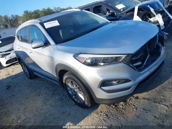 KM8J3CA46JU745064 2018 HYUNDAI TUCSON - Image 1