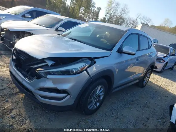 KM8J3CA46JU745064 2018 HYUNDAI TUCSON - Image 2