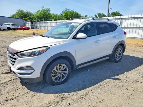 KM8J3CA46JU745209 2018 HYUNDAI TUCSON - Image 1