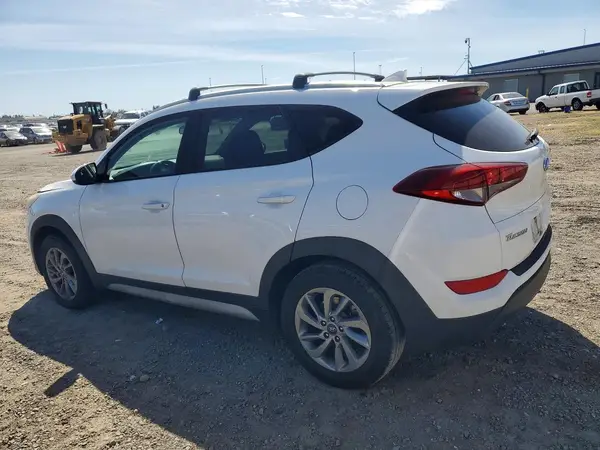 KM8J3CA46JU745209 2018 HYUNDAI TUCSON - Image 2