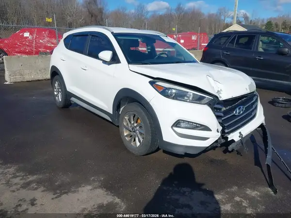 KM8J3CA46JU749972 2018 HYUNDAI TUCSON - Image 1