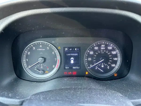 KM8J3CA46JU752886 2018 HYUNDAI TUCSON - Image 8