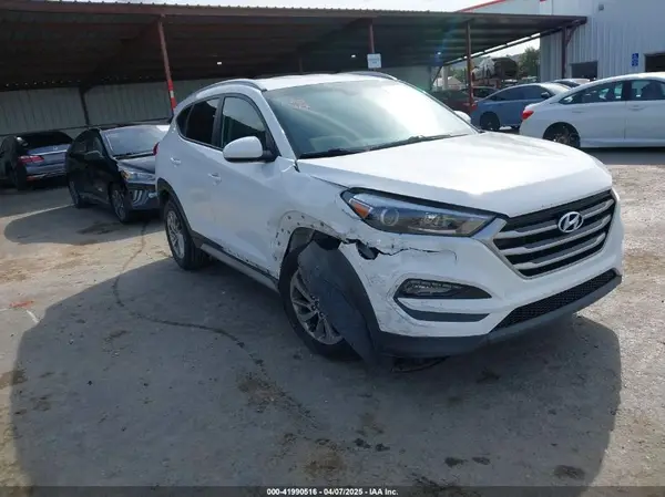 KM8J3CA46JU758400 2018 HYUNDAI TUCSON - Image 1