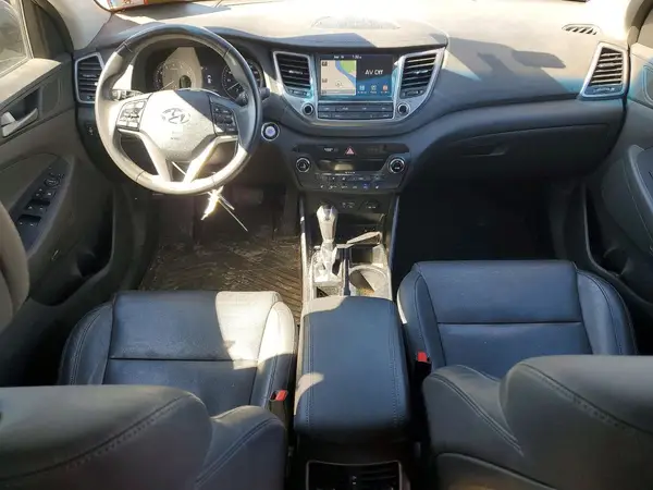 KM8J3CA46JU760695 2018 HYUNDAI TUCSON - Image 8