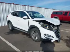 KM8J3CA46JU767002 2018 HYUNDAI TUCSON
