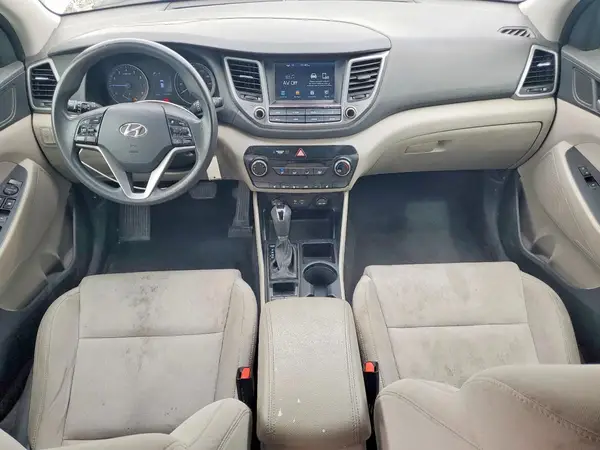 KM8J3CA46JU768005 2018 HYUNDAI TUCSON - Image 8