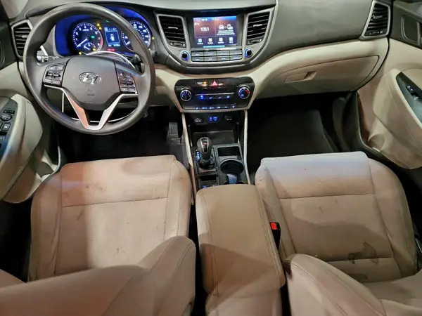 KM8J3CA46JU770594 2018 HYUNDAI TUCSON - Image 8