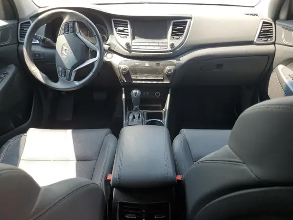 KM8J3CA46JU814206 2018 HYUNDAI TUCSON - Image 8