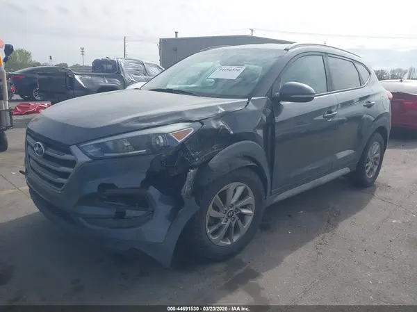 KM8J3CA46JU819535 2018 HYUNDAI TUCSON - Image 2