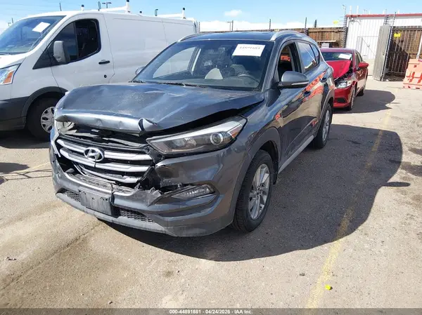 KM8J3CA46JU821009 2018 HYUNDAI TUCSON - Image 2