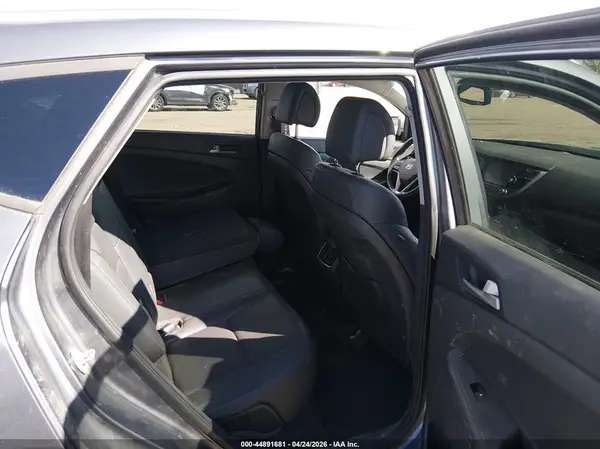 KM8J3CA46JU821009 2018 HYUNDAI TUCSON - Image 8