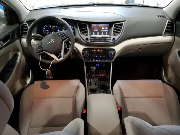 KM8J3CA46JU836528 2018 HYUNDAI TUCSON - Image 8