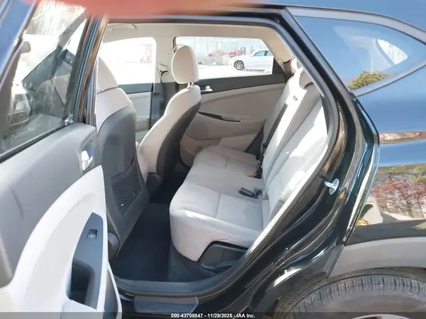KM8J3CA46KU037799 2019 HYUNDAI TUCSON - Image 8
