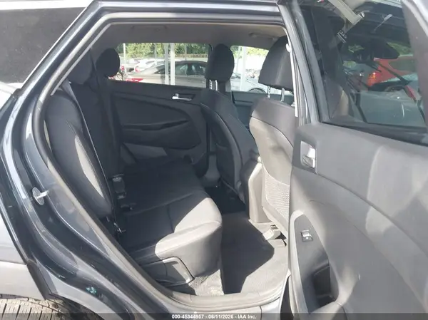 KM8J3CA46KU057535 2019 HYUNDAI TUCSON - Image 8