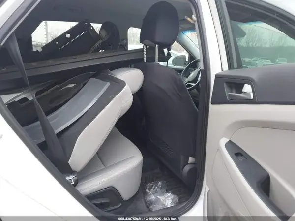KM8J3CA46KU075095 2019 HYUNDAI TUCSON - Image 8