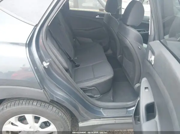 KM8J3CA46KU859065 2019 HYUNDAI TUCSON - Image 8