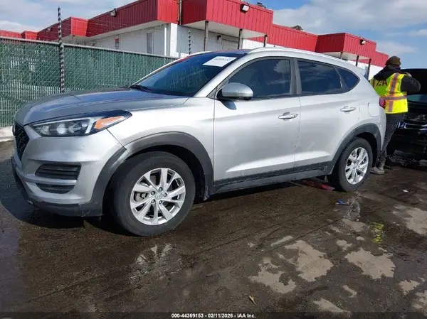 KM8J3CA46MU313840 2021 HYUNDAI TUCSON - Image 2