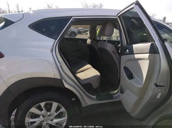 KM8J3CA46MU313840 2021 HYUNDAI TUCSON - Image 8