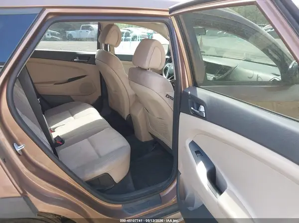 KM8J3CA47GU060564 2016 HYUNDAI TUCSON - Image 8