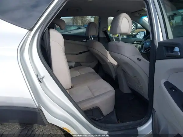 KM8J3CA47GU076330 2016 HYUNDAI TUCSON - Image 8