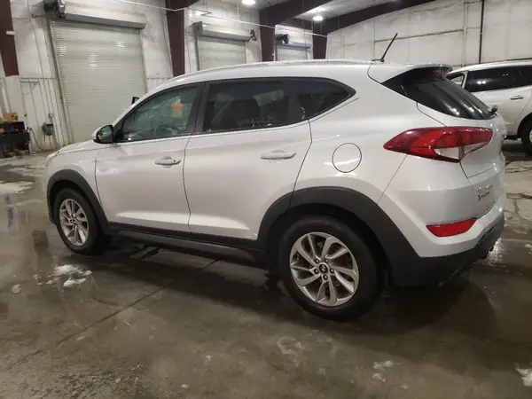 KM8J3CA47GU100464 2016 HYUNDAI TUCSON - Image 2