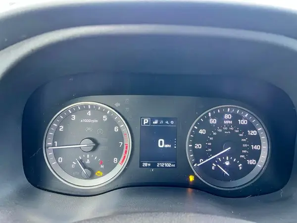 KM8J3CA47GU197116 2016 HYUNDAI TUCSON - Image 8