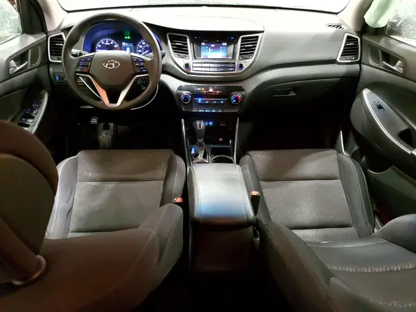 KM8J3CA47HU258904 2017 HYUNDAI TUCSON - Image 8