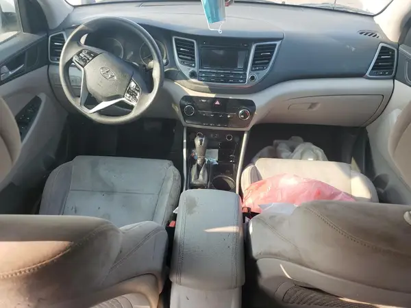 KM8J3CA47HU261284 2017 HYUNDAI TUCSON - Image 8