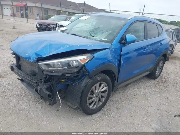 KM8J3CA47HU275668 2017 HYUNDAI TUCSON - Image 2