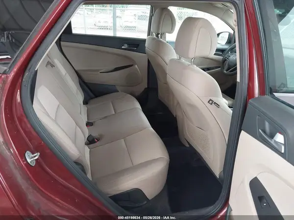 KM8J3CA47HU281762 2017 HYUNDAI TUCSON - Image 8