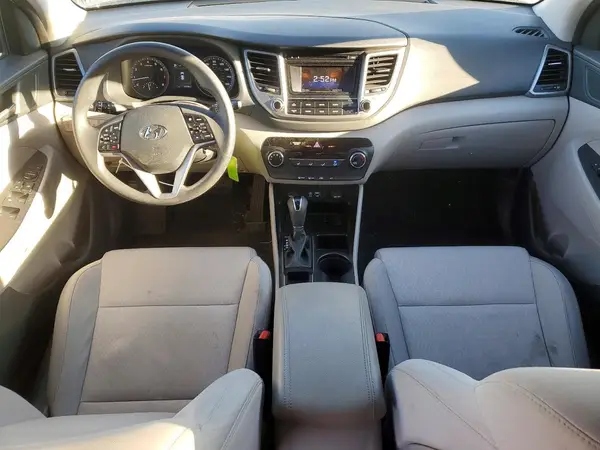 KM8J3CA47HU296620 2017 HYUNDAI TUCSON - Image 8