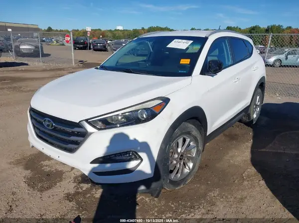 KM8J3CA47HU321693 2017 HYUNDAI TUCSON - Image 2