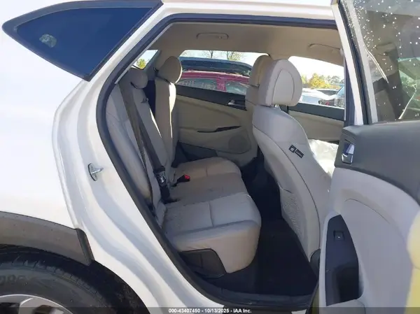 KM8J3CA47HU321693 2017 HYUNDAI TUCSON - Image 8