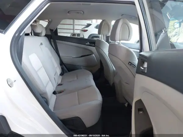 KM8J3CA47HU345881 2017 HYUNDAI TUCSON - Image 8
